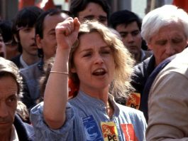 Marisol durante una manifestación en los 80