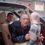 Skinheads en un coche durante los años ochenta. British Culture Archive.